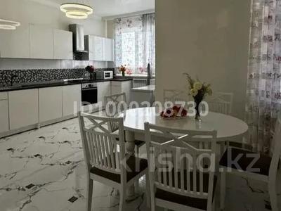Отдельный дом · 4 комнаты · 250 м² · 10 сот., Есенжанова 59/16 — Резиденция Президента за 70 млн ₸ в Уральске