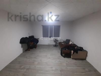 2 комнаты · 52 м² · 9/10 этаж, Ауэзова 114А — За рестораном Тайказан за 50 000 ₸ в Семее