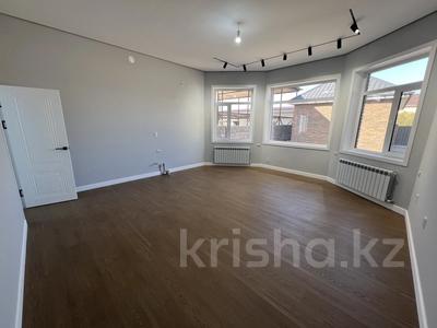 Отдельный дом · 5 комнат · 300 м² · 15 сот., Абылай айдосов 2 г за 80 млн 〒 в 