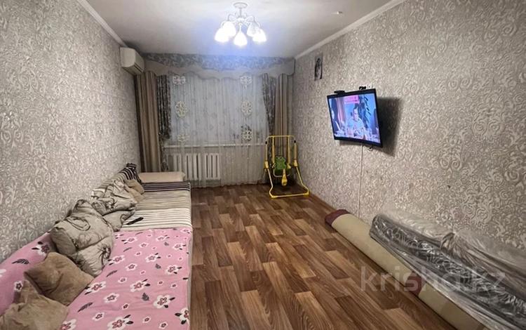 3-бөлмелі пәтер · 80 м² · 8/10 қабат, Шакарим Кудайбердиева 6, бағасы: 30 млн ₸ в Павлодаре — фото 2