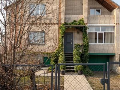 Отдельный дом · 4 комнаты · 275 м² · 17 сот., Центральная 8 за 49 млн ₸ в Петропавловске