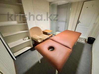Салоны красоты, фитнес и спорт, кабинеты и рабочие места · 8 м² за 2 000 〒 в Караганде, Казыбек би р-н