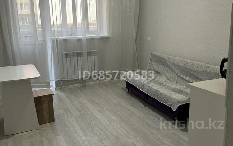 1-комнатная квартира, 20 м², 3/10 этаж помесячно, Райымбек батыр 54