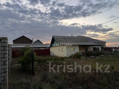 Отдельный дом · 2 комнаты · 60 м² · 10 сот., мкр Старый Аэропорт Жазира 3 за 55 млн ₸ в Уральске