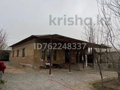 Продажа домов и дачи в Туркестанской обл.: Отдельный дом · 7 комнат · 200 м² · 7 сот., 1трасса 9қилыс 296 — Жаңа акимат мектеп спорт комплекс за 34 млн 〒 Отдельный дом · 7 комнат · 200 м² · 7 сот., 1трасса 9қилыс 296 — Жаңа акимат мектеп спорт комплекс за 34 млн 〒 в Шубарсу