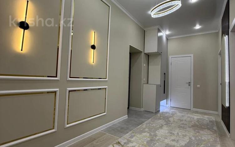 2-комнатная квартира · 75 м² · 7/9 этаж, мкр. Алтын орда за 31.5 млн 〒 в Актобе — фото 2