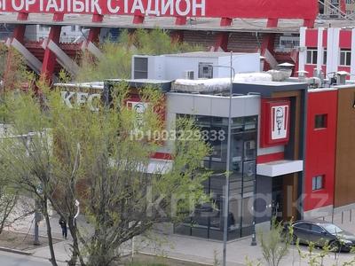 2-бөлмелі пәтер · 80 м² · 5/10 қабат, Пр.Абулхаир хана 61 — Центральный стадион, бағасы: 9 000 ₸ в Актобе