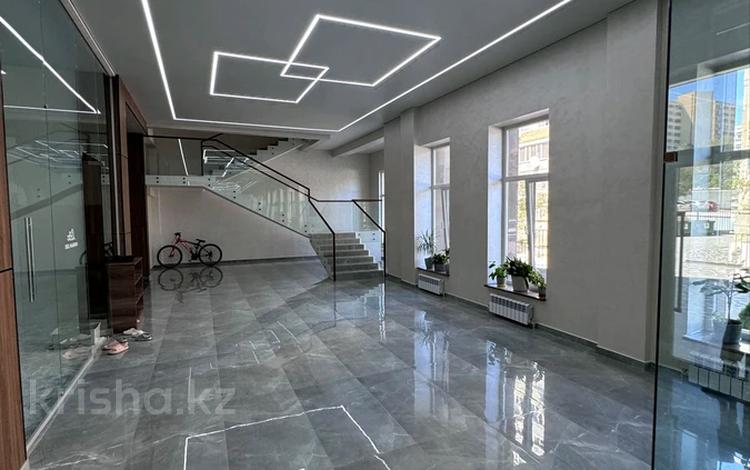 3-комнатная квартира · 136 м² · 3/10 этаж, 14-й мкр 2 за 40 млн ₸ в Актау — фото 2