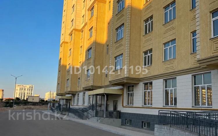 3-бөлмелі пәтер · 108.3 м² · 3/9 қабат, 20-ш/а. 38, бағасы: 27 млн ₸ в Актау, 20-й мкр — фото 2