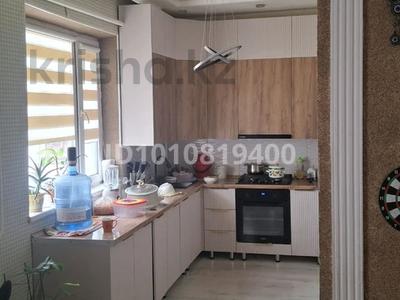 Жеке үй · 4 бөлме · 220 м² · 10 сот., 15квартл 12 — РУВД, бағасы: 25 млн ₸ в 