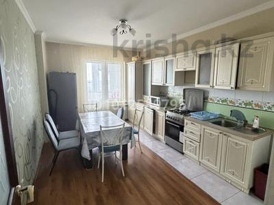 2-бөлмелі пәтер · 84 м², мкр Центральный, Жарбосынова 71, бағасы: 250 000 ₸ в Атырау