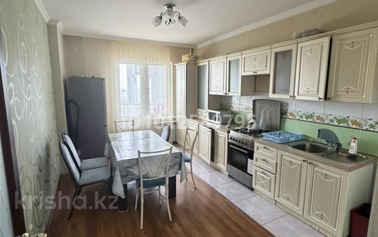 2-бөлмелі пәтер · 84 м², мкр Центральный, Жарбосынова 71, бағасы: 250 000 ₸ в Атырау — фото 2