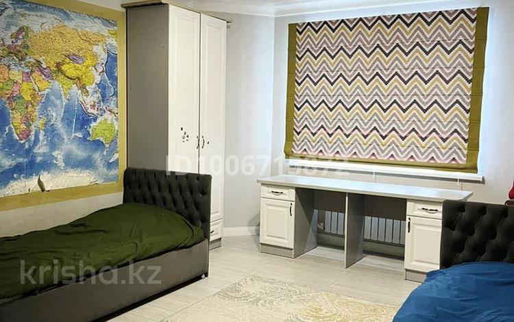 5-бөлмелі пәтер · 165 м² · 5/6 қабат, мкр. Алтын орда 36бк, бағасы: 49.5 млн ₸ в Актобе — фото 2