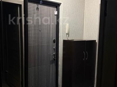 2-бөлмелі пәтер · 41.7 м² · 3/5 қабат, Ақсай-3 ш/а. 10А, бағасы: 25 млн ₸ в Алматы, Ауэзовский р-н