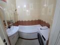 2-бөлмелі пәтер · 63 м² · 9/10 қабат, Набережная ул. 79А, бағасы: 150 000 ₸ в Актобе, мкр Акжар — фото 4