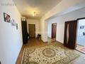 3-комнатная квартира, 86 м², 2/3 этаж помесячно, Кирпичный 136 за 150 000 〒 в Актобе, жилой массив Кирпичный