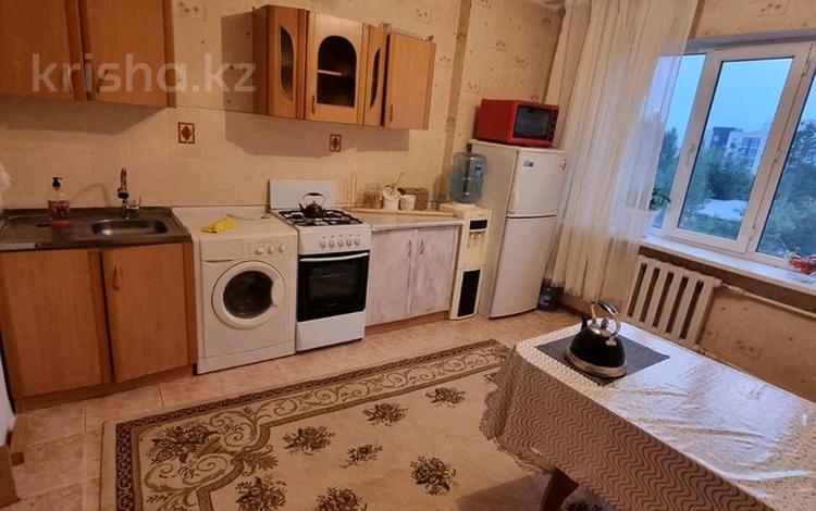 3-комнатная квартира, 90 м², 5/6 этаж помесячно, 4микр 66