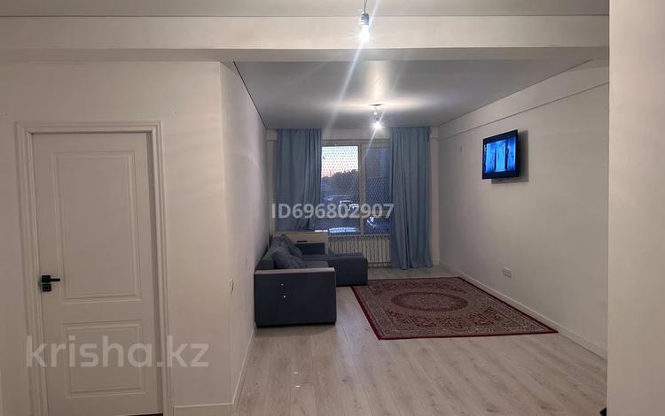 3-бөлмелі пәтер, 95 м², 1/10 қабат ай сайын, Сейфуллина 51 — Майбарада, бағасы: 500 000 〒 в Алматы, Турксибский р-н — фото 2