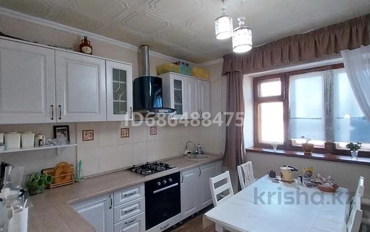 Жеке үй · 4 бөлме · 120 м² · 10 жүзд., Есенберлина — Самал, бағасы: 36 млн ₸ в Уральске — фото 2