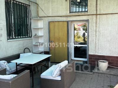 Дом · 6 комнат · 300 м², мкр 12, Макатаева 32 — Богенбай батыра М.Макатаева за 75 000 〒 в Актобе