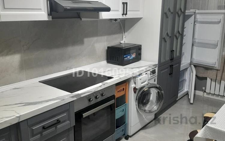 1-комнатная квартира · 47 м² · 9/10 этаж, мкр Аккент за 200 000 ₸ в Алматы, Алатауский р-н — фото 2