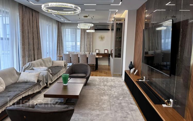 5-комнатная квартира · 200 м² · 3/3 этаж, Жамакаева 252 за 500 млн ₸ в Алматы, Медеуский р-н — фото 2