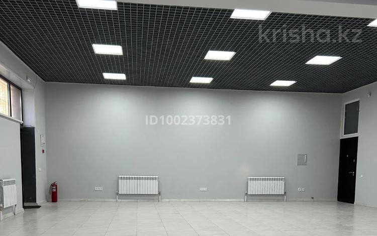 Офисы, магазины и бутики, склады, салоны красоты, фитнес и спорт, медцентры и аптеки, образование, конференц-залы, кабинеты и рабочие места · 120 м² за 760 000 ₸ в Караганде, Казыбек би р-н — фото 2