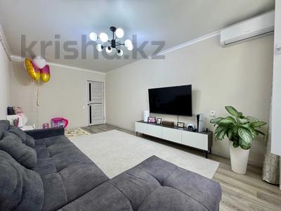 2-комнатная квартира · 52.1 м² · 5/5 этаж, мкр Аксай-3Б 8 за 34.5 млн 〒 в Алматы, Ауэзовский р-н