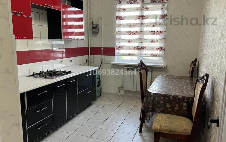 2-комнатная квартира · 65 м² · 2/6 этаж, мкр Кокжиек 35 за 250 000 ₸ в Алматы, Жетысуский р-н — фото 2