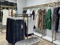 Готовый бизнес в ТЦ — магазин одежды с ремонтом и оборудованием · 55 м², бағасы: 6 млн ₸ в Шымкенте, Абайский р-н — фото 11