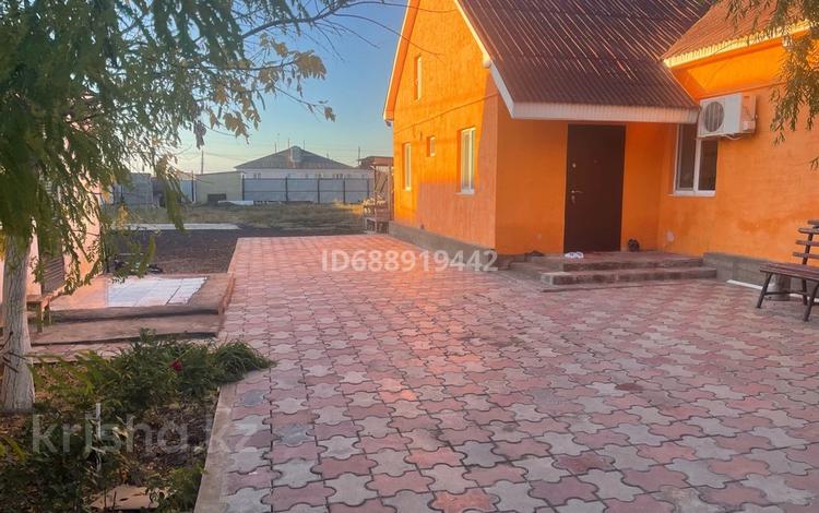 Отдельный дом · 4 комнаты · 220 м² · 10 сот., Жумыскер за 30 млн ₸ в Атырау — фото 2