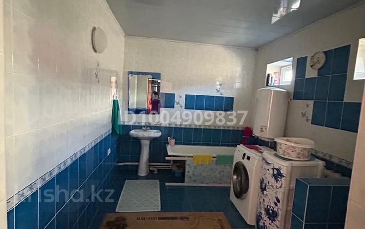 Отдельный дом · 3 комнаты · 140 м² · 6 сот., Машхур Жусип Копейулы 126 — Бактыбай батыра за 25 млн ₸ в Актобе, мкр Москва — фото 2