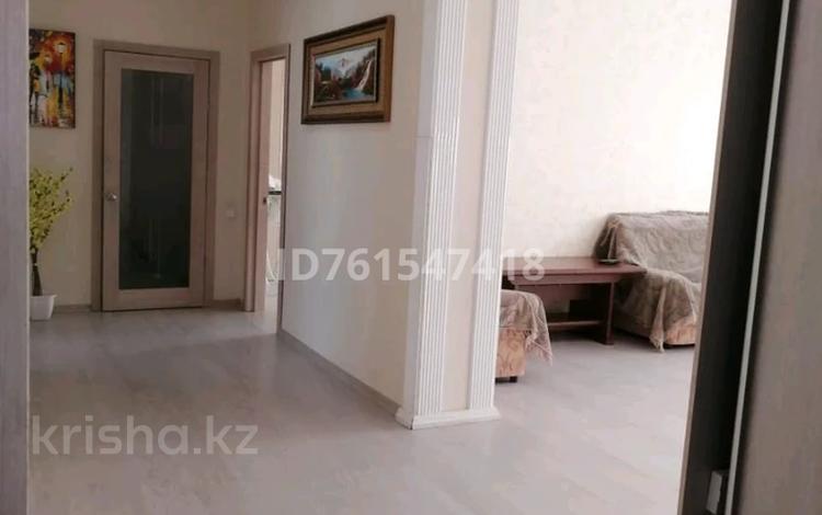 3-бөлмелі пәтер · 120 м² · 2/5 қабат, сарайшык 27 — сарайшык, бағасы: 49 млн ₸ в Уральске — фото 2