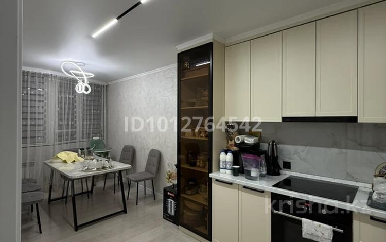 3-бөлмелі пәтер · 82.3 м² · 7/9 қабат, мкр Аккент 30, бағасы: 48 млн ₸ в Алматы, Алатауский р-н — фото 2