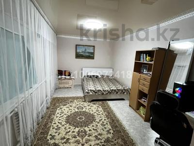 Отдельный дом · 3 комнаты · 100 м², Ряхова за 130 000 〒 в Актобе, мкр. Курмыш