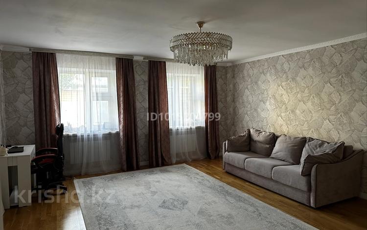 Отдельный дом · 3 комнаты · 173.2 м² · 6 сот., Заводская за 35 млн ₸ в Уральске — фото 2