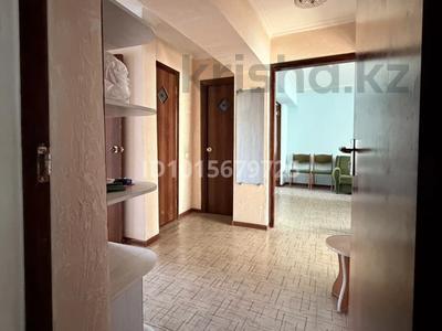 3-бөлмелі пәтер · 62 м² · 3/5 қабат, Алдабергенова 26, бағасы: 170 000 ₸ в Талдыкоргане, мкр Самал