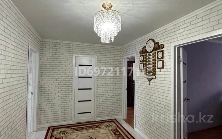 3-бөлмелі пәтер · 81 м² · 1/5 қабат, Колхозная 14, бағасы: 13 млн ₸ в Темиртау — фото 2