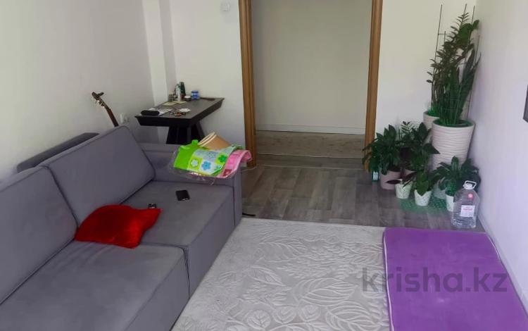 4-комнатная квартира · 90 м² · 5/5 этаж, Абдуллы Розыбакиева 70 за 67 млн ₸ в Алматы, Алмалинский р-н — фото 2