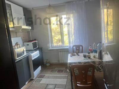3-бөлмелі пәтер · 72 м² · 3/5 қабат, Ақсай-3 ш/а. 34 — Толе би момыш Улы, бағасы: 300 000 ₸ в Алматы, Ауэзовский р-н