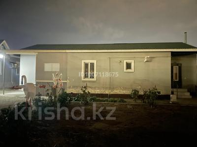 Отдельный дом · 2 комнаты · 10 м², мкр Байтак, 1 мамыр 17А за 160 000 〒 в Атырау, мкр	Байтак