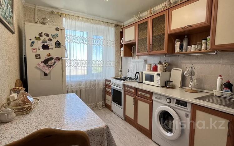 3-комнатная квартира · 63 м² · 5/9 этаж, ул. 101-й Стрелковой Бригады за 22.5 млн ₸ в Актобе, мкр Авиатор — фото 2