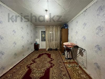 2-комнатная квартира · 44 м² · 5/5 этаж, Майкудук, 15й микрорайон — Завод 100 за 8.5 млн 〒 в Караганде, Алихана Бокейханова р-н