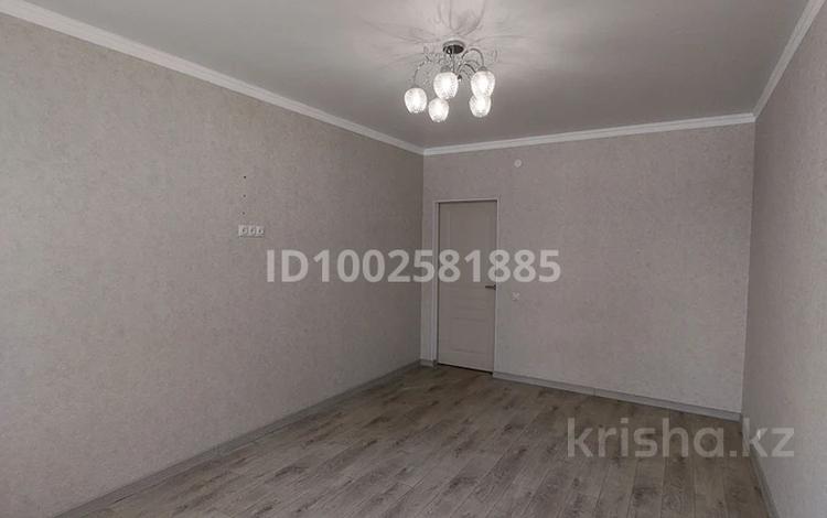 1-бөлмелі пәтер · 46.1 м² · 2/5 қабат, мкр. Алтын орда, Батыс 2 11д к.2, бағасы: 22.5 млн ₸ в Актобе — фото 2