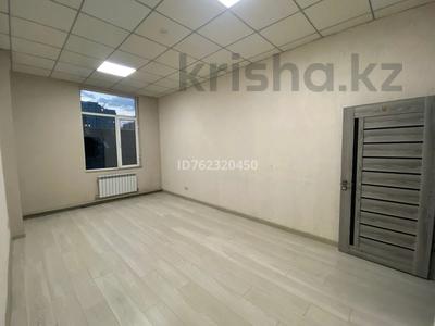 Свободное назначение, офисы, магазины и бутики, склады, салоны красоты, фитнес и спорт, медцентры и аптеки, образование, развлечения, конференц-залы, кабинеты и рабочие места, студии · 22 м² за 160 000 ₸ в Алматы