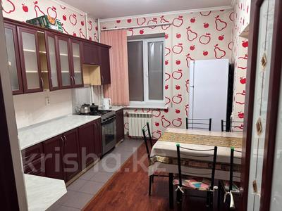 3-бөлмелі пәтер · 85 м² · 4/10 қабат, 12 ш/а. 16г, бағасы: 200 000 ₸ в Актобе, мкр 12
