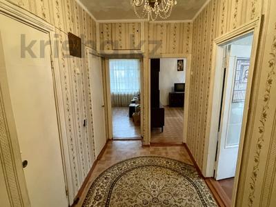 2-комнатная квартира, 47 м², 2/5 этаж, Аманжолова 38 за 13 млн 〒 в Жезказгане