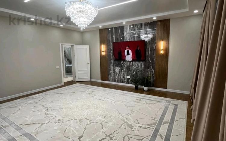 3-комнатная квартира · 101 м² · 5/16 этаж, 17-й мкр 54 за 45.5 млн ₸ в Актау — фото 2