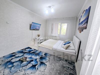 1-комнатная квартира · 32 м² · 4/4 этаж, мкр Айнабулак-1 — Жумабаева за 15 000 〒 в Алматы, Жетысуский р-н