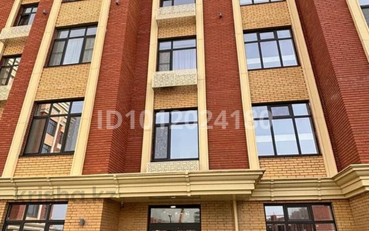 3-бөлмелі пәтер · 97 м² · 3/5 қабат, Аргынбекова 8 — 137 школа, 87 школа, бағасы: 49 млн ₸ в Шымкенте, Абайский р-н — фото 2
